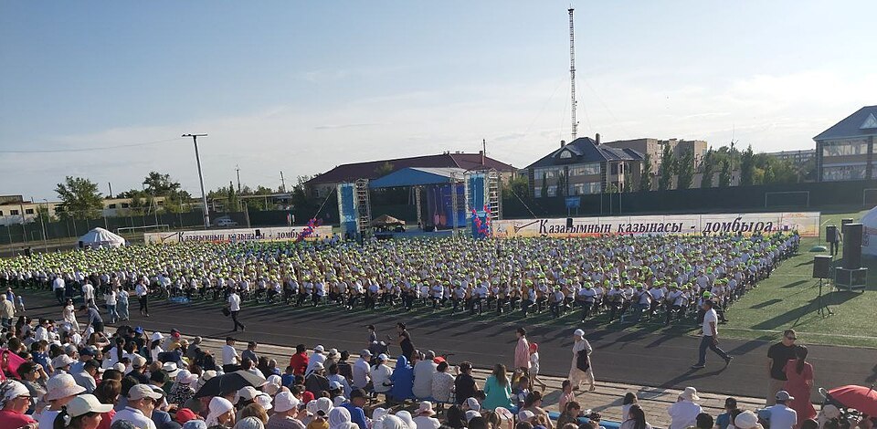 Арқалықтағы домбырашылар